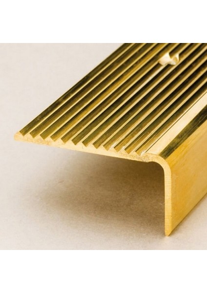 L Model Metal Merdiven Basamak Profili Çıtası Köşebent Bitim Profil Altın Gold Rengi 4CM*2CM*1,35M