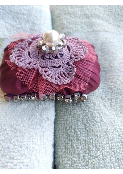 Hediyelik Küçük Havlu Set (30X50 Havlux2 + El Yapım Süs Kokulu Sabunx1) fiyatları