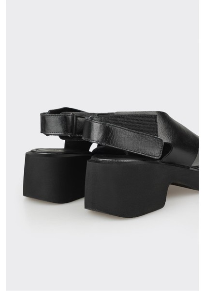 Siyah Deri Kadın Günlük Sandalet indirimleri