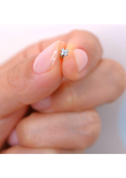 Çok Mini Çiçekli Helix Piercing Tragus Kıkırdak Piercing Gümüş Renk fiyatları