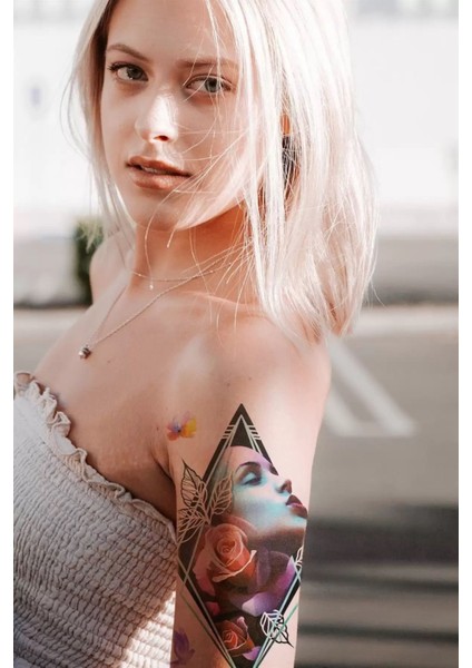 Kadın Modelli Geçici Dövme Tattoo