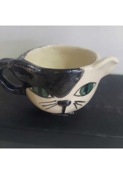 Küçük Kupa Seramik Siyah Beyaz Yeşil Gözlü Kedi 8X6CM Desenli El Yapım 1 Adet
