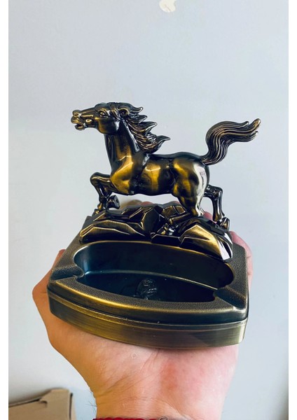 At Figürlü Metal Küllük ve Çakmak | Dekoratif Masaüstü Aksesuar – Hediyelik fiyatları