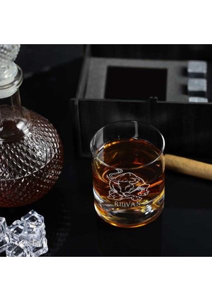 Ahşap Kutulu Boğa Figürlü Isme Özel Taşlı Viski Kadehi Seti