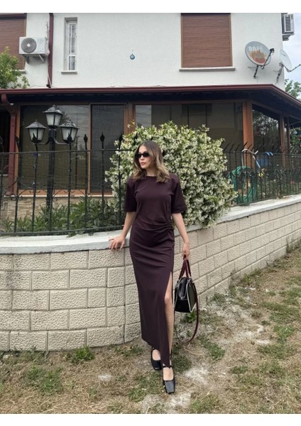 Kadın Kısa Kollu Uzun Yandan Yırtmaçlı Elbise - Kahverengi