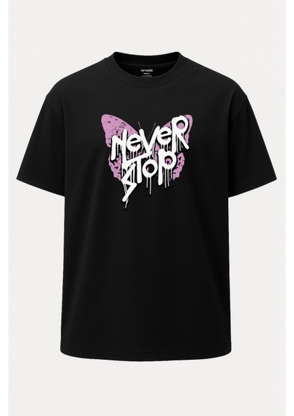 Oversize Never Stop Pembe Kelebek Baskılı Unisex Siyah Tişört