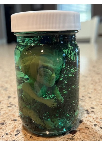 Kavanozun Içindeki Uzaylı Bebek (Plastik Aparattır!!!) fırsatları