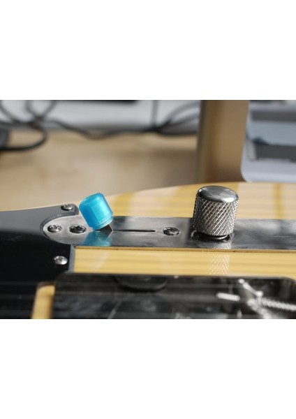 Fender Telecaster Gitar Alıcısı Anahtar Düğmesi / Kapağı (Plastik Aparattır!!!)
