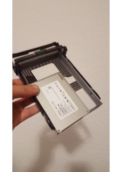Hp Z800 SSD Adaptör Taşıyıcı Kutusu 2,5 - 3,5 (Plastik Aparattır!!!)