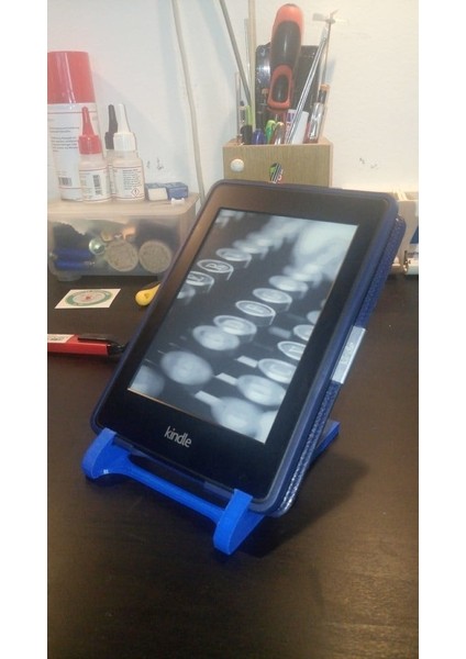 Paperwhite Için Kapaklı Kindle Standı (Plastik Aparattır!!!)