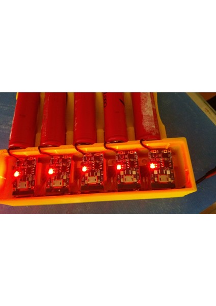 18650 5x Şarj Cihazı (Plastik Aparattır!!!) indirimleri