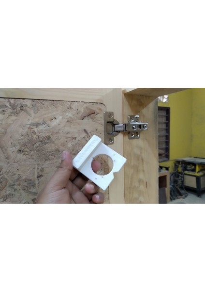 Euro Tarzı Dolap Menteşesi Için Kayuworks Menteşe Aparatı (Plastik Aparattır!!!)