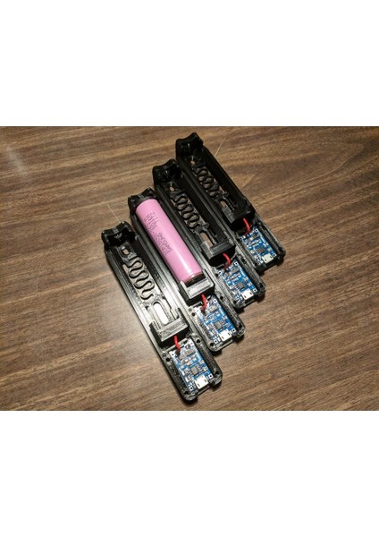 18650 Dar TP4056 Için Yaylı Korumalı Pil Şarj Cihazı (Plastik Aparattır!!!)