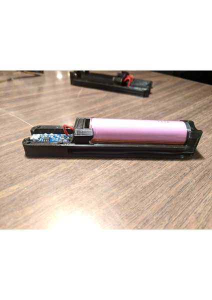 18650 Dar TP4056 Için Yaylı Korumalı Pil Şarj Cihazı (Plastik Aparattır!!!) indirimleri