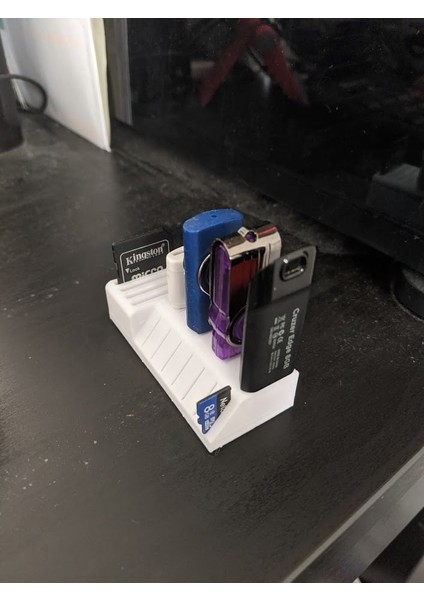 Geniş USB Bellekler Için USB Sd ve Microsd Tutucu (Kompakt) (Plastik Aparattır!!!) indirimleri