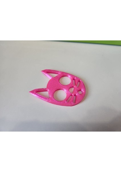 Sivri Kulaklı Kendini Savunma Kedi Anahtarlığı (Plastik Aparattır!!!)
