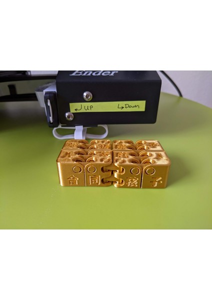 Kobayashi Fidget Cube - Şişman Menteşe - Çince Şanslı Sözler (Plastik Aparattır!!!)
