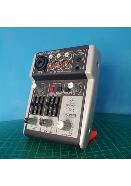 Behringer Xenyx 302USB Standı (Plastik Aparattır!!!)