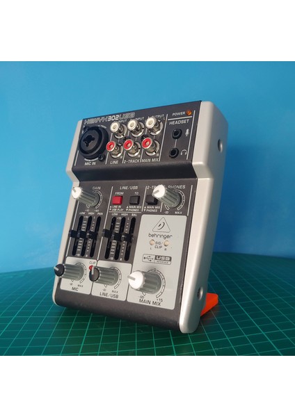 Behringer Xenyx 302USB Standı (Plastik Aparattır!!!)