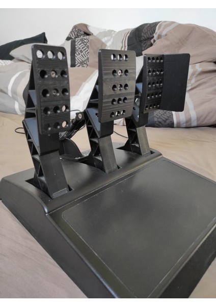 Thrustmaster Pedal Yükseltici (Plastik Aparattır!!!)
