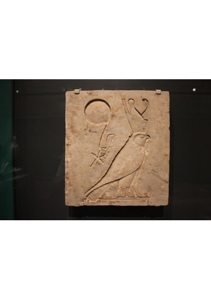 Tanrı Horus'u Şahin Olarak Tasvir Eden Rölyef Plaket (Plastik Aparattır!!!)