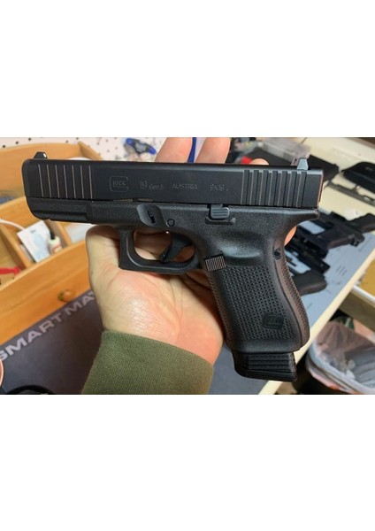 Glock 19 Tabanca Için Glock 17 Şarjör Kılıfı (Plastik Aparattır!!!)