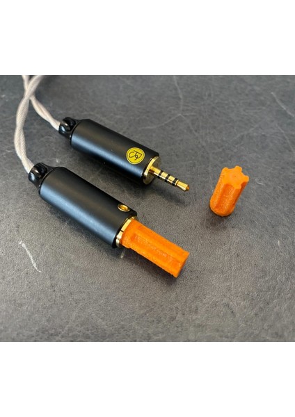 2, 5 mm Dengeli Kulaklık Fişi Kapağı (Plastik Aparattır!!!)