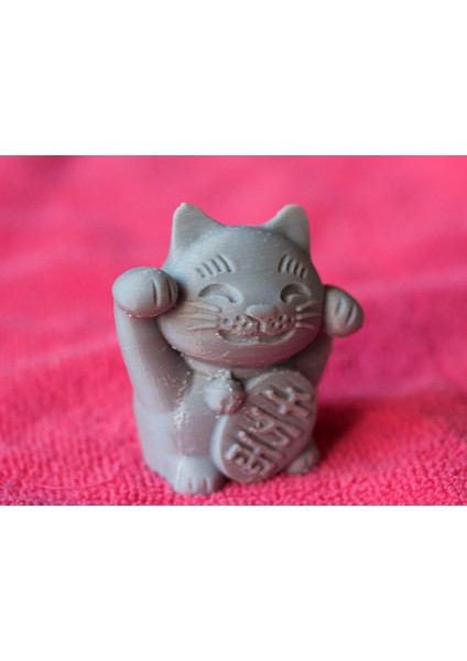 Maneki-Neko -Mutlu Kedi- (Plastik Aparattır!!!)