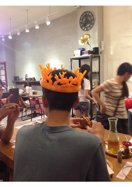 Game Of Thrones: Joffrey Baratheon'un Tacı Birleştirildi (Plastik Aparattır!!!) fiyatları