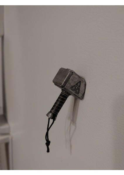 Thor'un Çekici (Mjolnir) Buzdolabı 10MMX2MM Mıknatıs (Plastik Aparattır) fırsatları