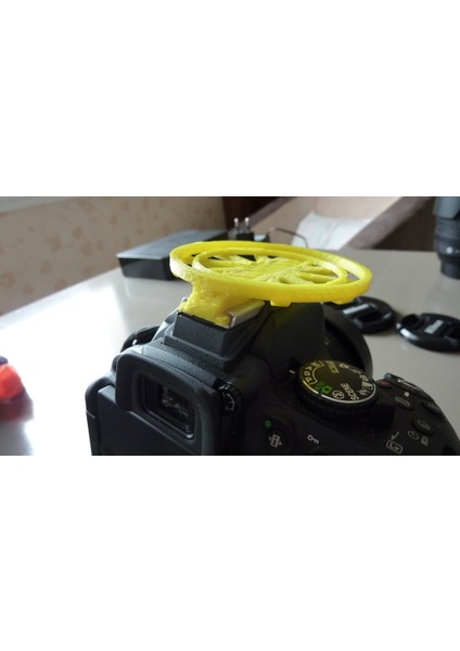 Flaş Desteğinde Çift Lens Kapağı Tutucu 52 mm ve 67 mm Nikon (Plastik Aparattır!!!)