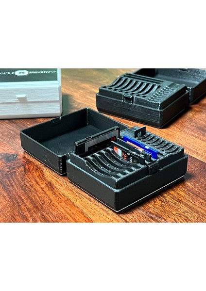 Menteşeli Sd & Mikro Sd & Cfexpress Tip B Kutusu (Plastik Aparattır)