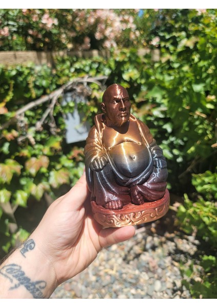 Dwayne (Buda) Johnson (Plastik Aparattır)