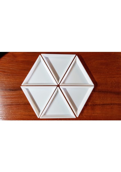 Tırnak Sanatı Süslemeleri, Boncuklar, Yapay Elmaslar ve Diğer Küçük Şeyler Için Üçgen Tepsi (Plastik Aparattır) modelleri