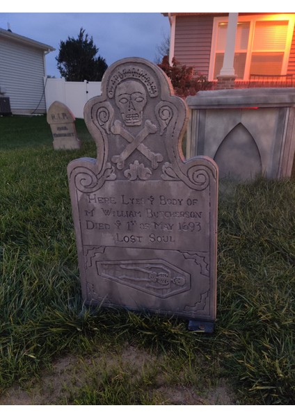 Billy Butcherson'un Mezar Taşı (Hokus Pokus) (Plastik Aparattır!!!) fırsatları