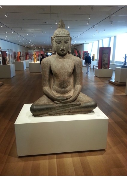 Meditasyonda Oturan Buda (Dhyanamudra), Chola Dönemi, C. 12. Yüzyıl, Chicago Sanat Enstitüsü (Plastik Aparattır!!!)