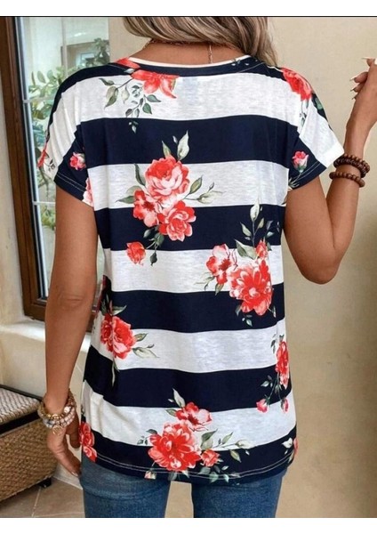 Kadın Çiçek Desenli Yatay Şeritli Bisiklet Yaka Tişört fırsatları