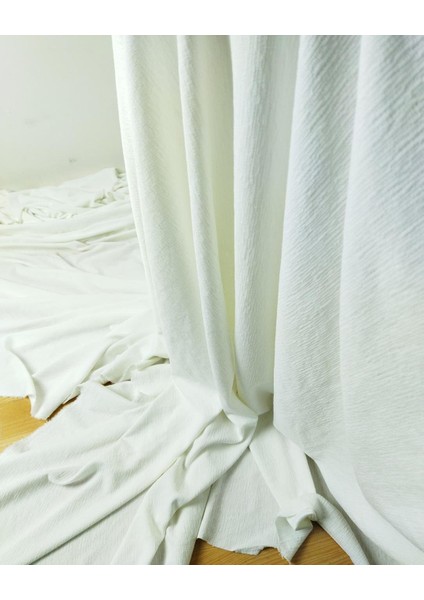 Kırık Beyaz Renkte Astarlık Saten (En 125 cm x Boy 240 Cm) fiyatları