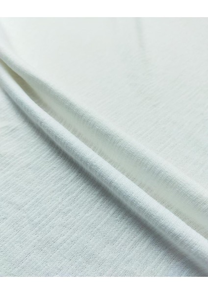 Kırık Beyaz Renkte Astarlık Saten (En 125 cm x Boy 240 Cm) indirimleri