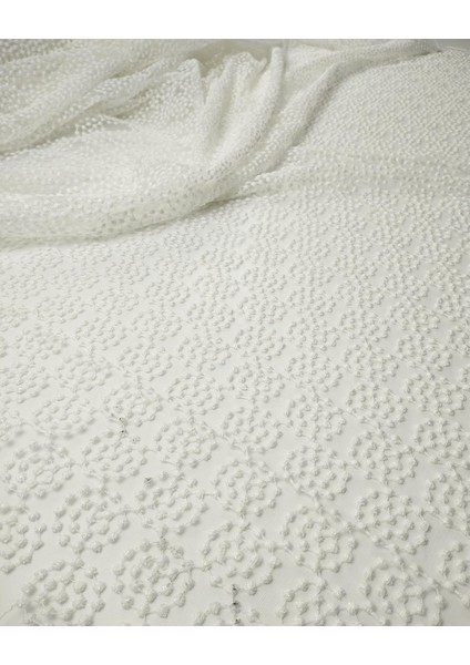Beyaz Renkte Simli Tül (En 140 cm x Boy 320 Cm) fırsatları