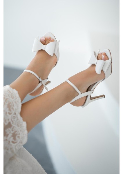 Viki Fiyonklu Topuklu Deri Abiye Ayakkabı Beyaz fiyatları