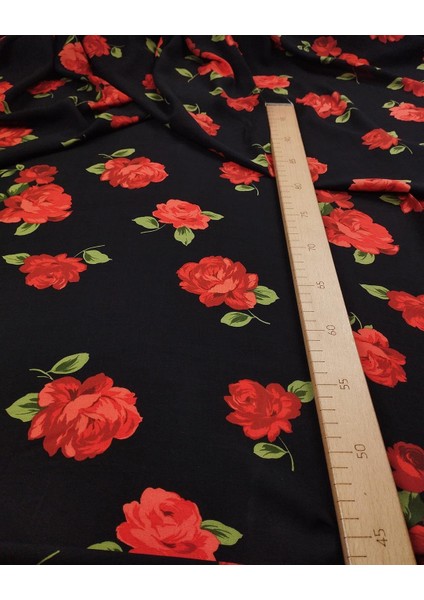 Siyah Üzeri Gül Desenli Viskon Vual (En 140 cm x Boy 180 Cm) fırsatları