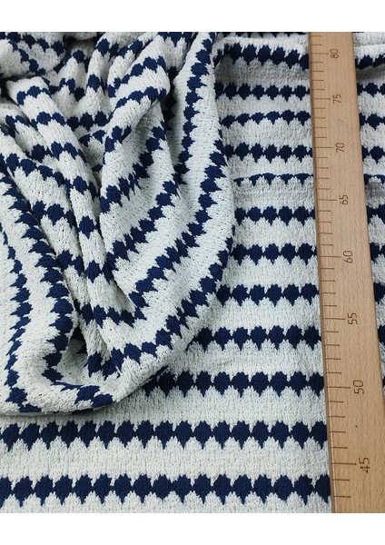 Kemik Lacivert Renklerde Triko Örme (En 160 cm x Boy 275 Cm) fırsatları