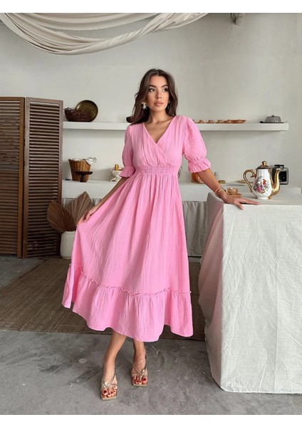 Kadın Pembe V Yaka Beli Lastikli Büzgülü Müslin Kumaş Elbise modelleri