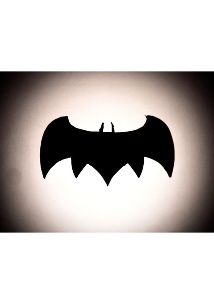 Batman: Uzun Cadılar Bayramı'ndan Ilham Alan Göğüs Amblemi (Plastik Aparattır!!!) fiyatları