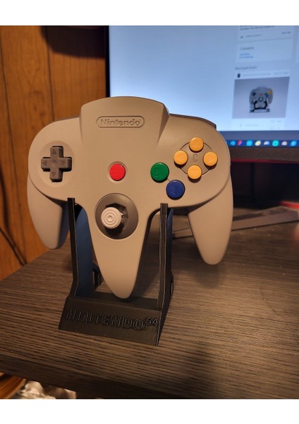 Orijinal Yazı Tipiyle Nso N64 Denetleyici Standı (Plastik Aparattır!!!)