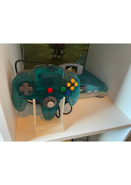 Orijinal Yazı Tipiyle Nso N64 Denetleyici Standı (Plastik Aparattır!!!)