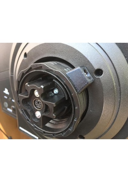Thrustmaster T300 T300RS Tekerlek Kilitleme Bileziği Çıkıntısı (Plastik Aparattır) fiyatları