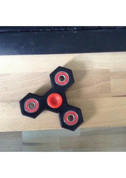 Fidget Spinner (Plastik Aparattır)