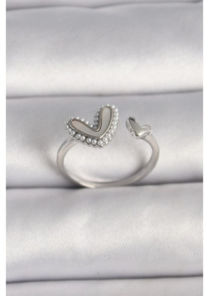 Pirinç Gümüş Renk Beyaz Mineli Inci Detaylı Kalp Model Ayarlanabilir Yüzük